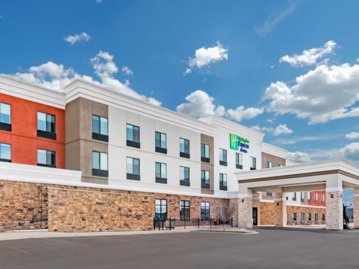Holiday Inn Express & Suites